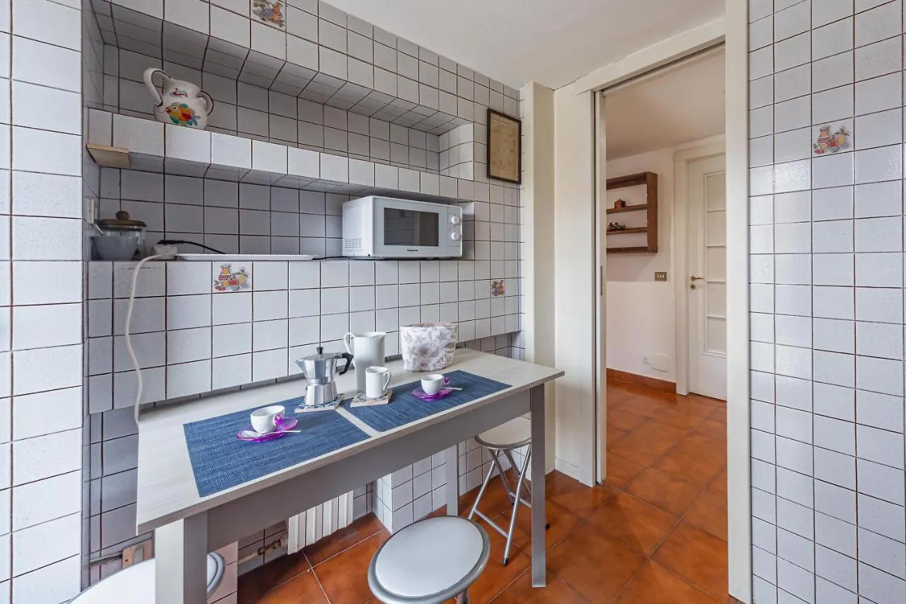 Apartament Cozy Apt With Terrace - 500 M Far From Zara M5 Mediolan Włochy